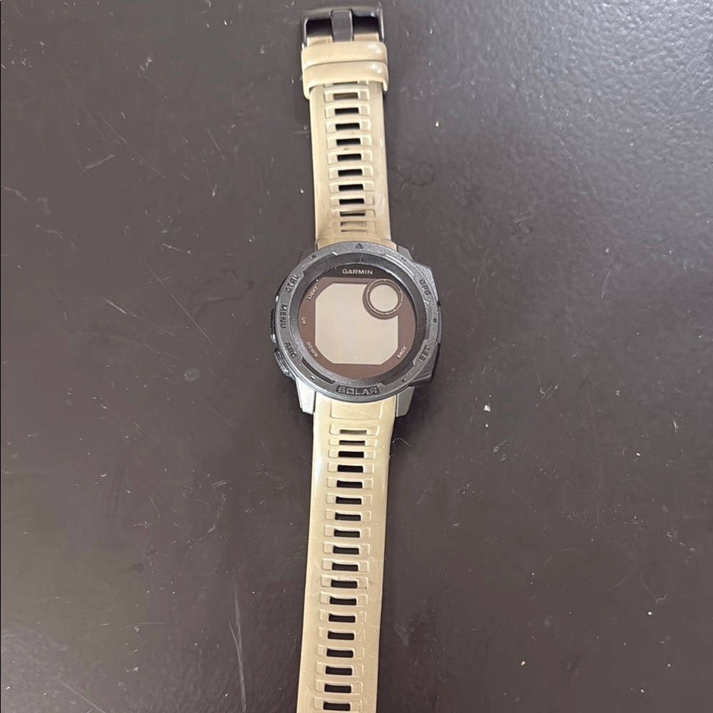 Garmin Tan Smartwatch with Sporty Design